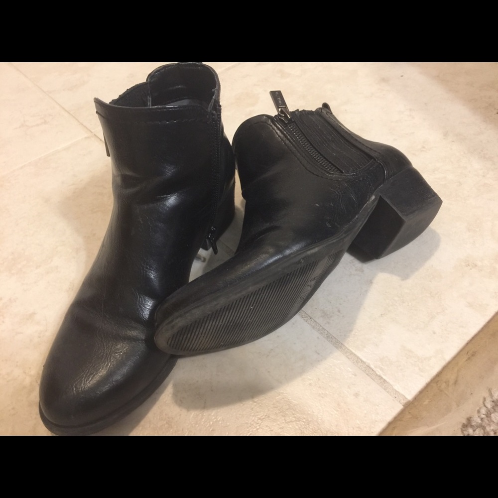 Size 6 Black  Chelsea boots